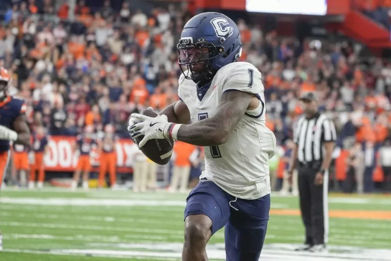 UConn vs Florida Atlantics Picks and Predictions for Saturday, November 22, 2025