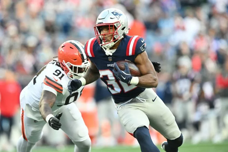 Atlanta Falcons at New England Patriots Picks and Prediction for Sunday, November 2, 2025