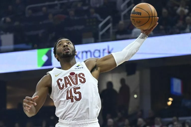 Golden State Warriors vs Cleveland Cavaliers Picks and Prediction for Saturday December 6 2025