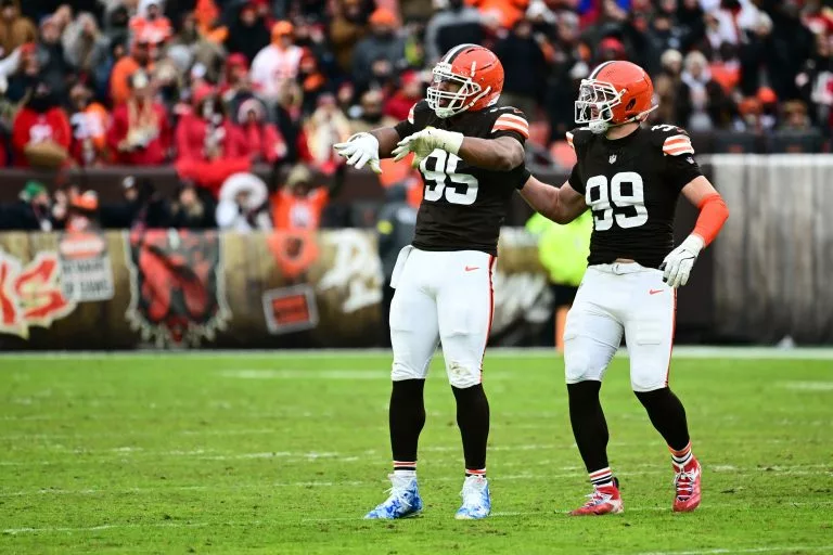 Pittsburgh Steelers vs Cleveland Browns Picks & Prediction Sunday, December 28, 2025